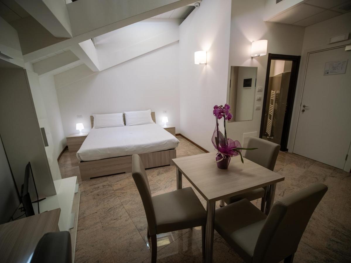Ego' Residence Ферара Екстериор снимка