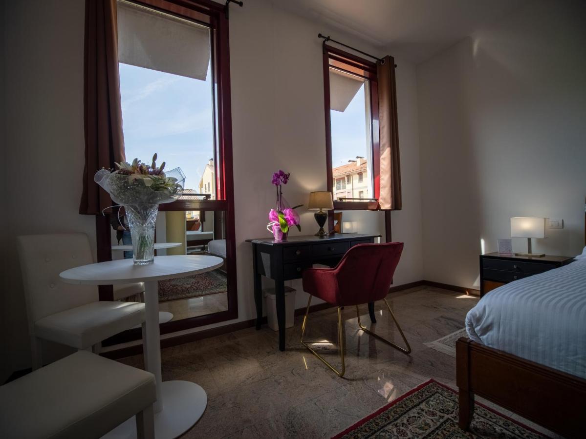 Ego' Residence Ферара Екстериор снимка