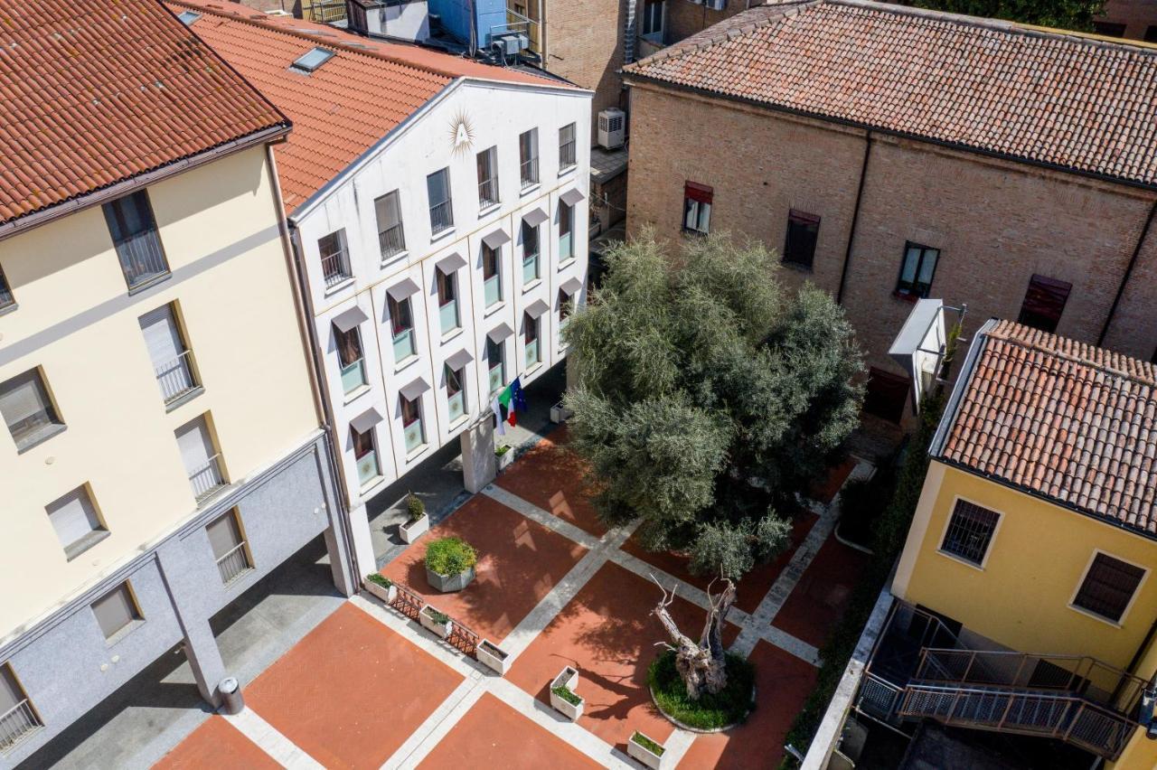 Ego' Residence Ферара Екстериор снимка