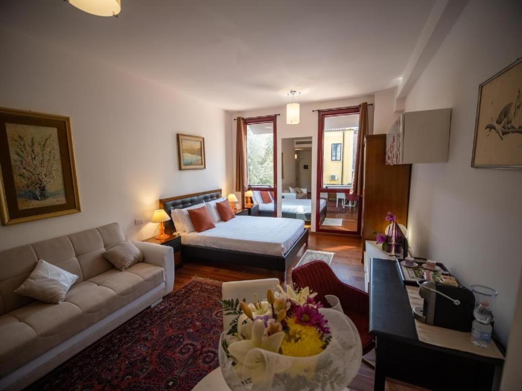 Ego' Residence Ферара Екстериор снимка